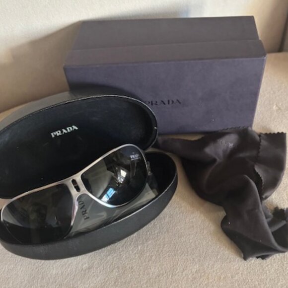 NIB Prada Sunglasses - Picture 1 of 5